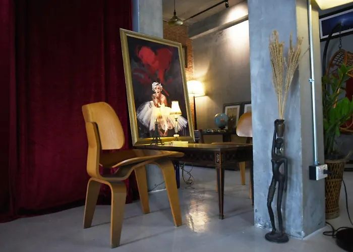 Banya Huaikhwang بيت شباب