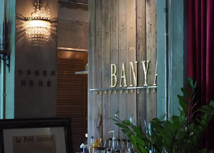 بيت شباب Banya Huaikhwang بانكوك