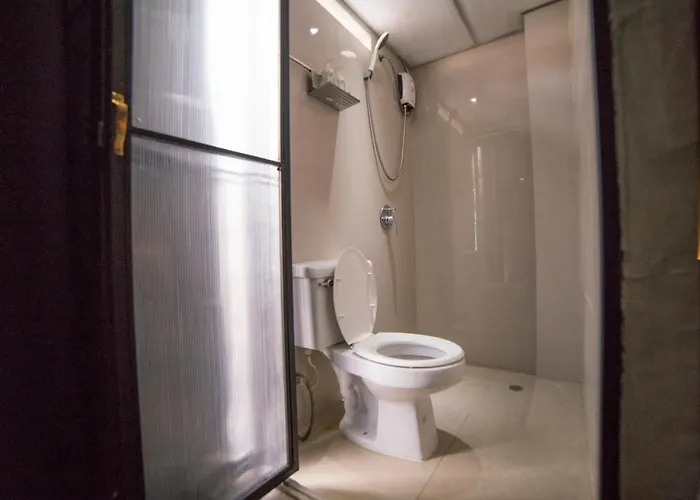 Banya Huaikhwang بيت شباب بانكوك